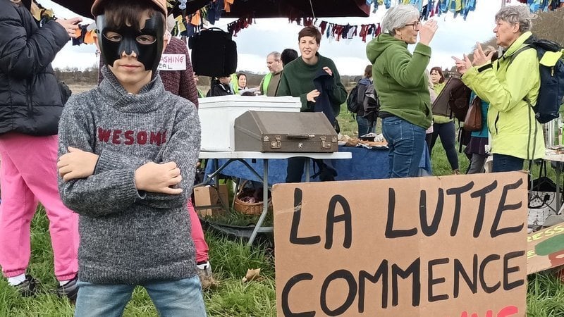 visuel pétition contre le projet d'autoroute A69