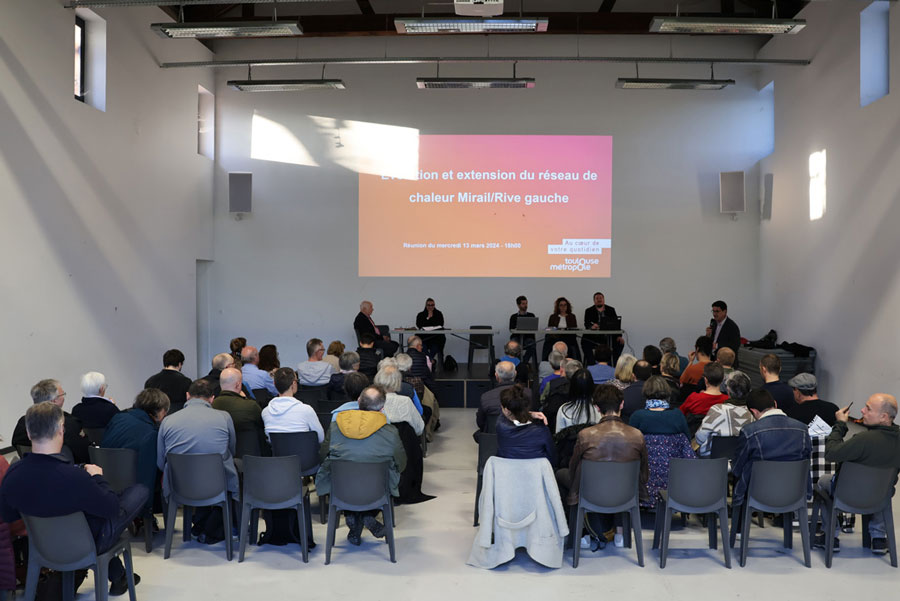 réunion publique à propos du développement de chaufferies biomasses à Toulouse